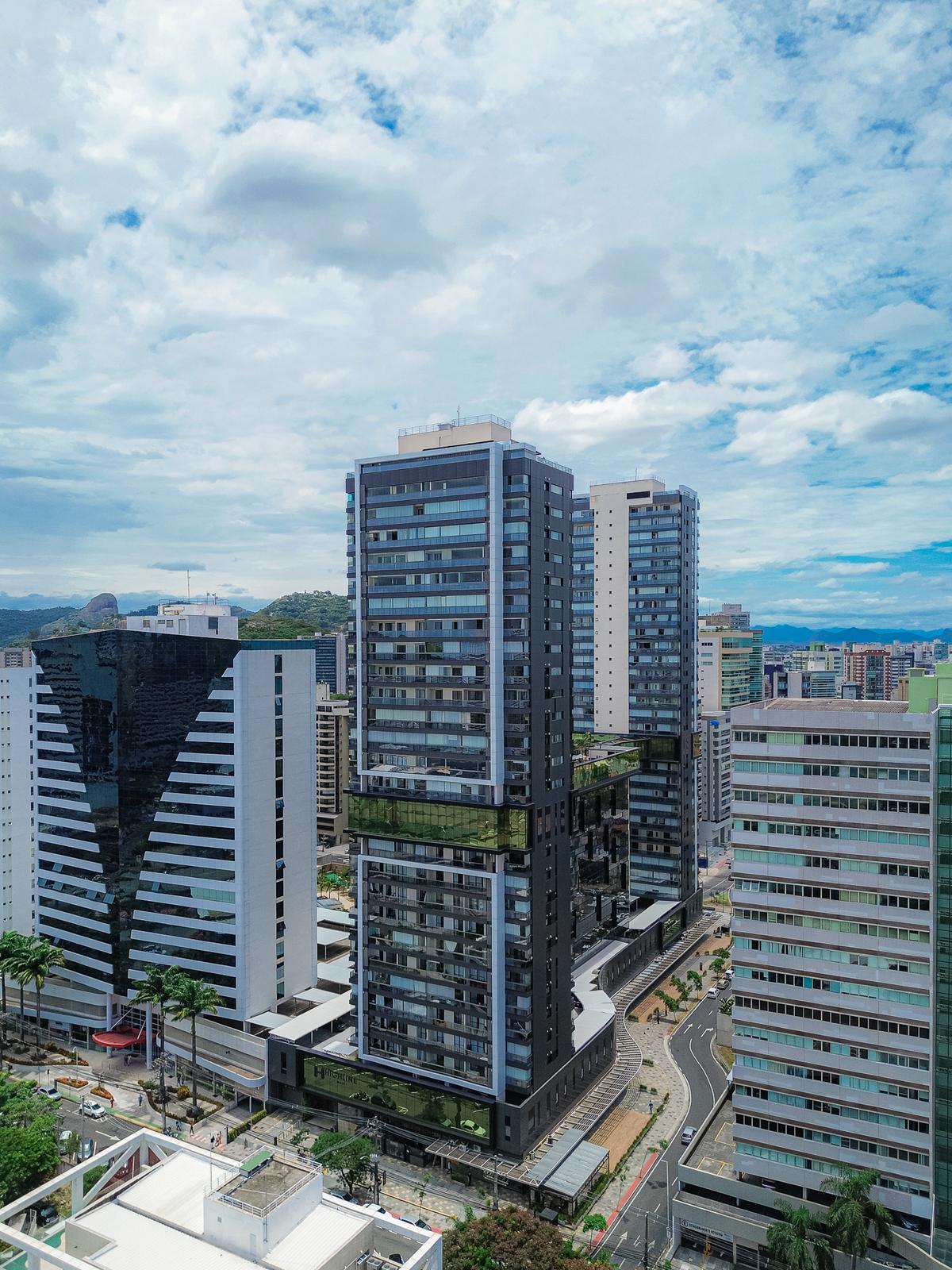 Vista externa do edifício HigLine na Enseada do Suá